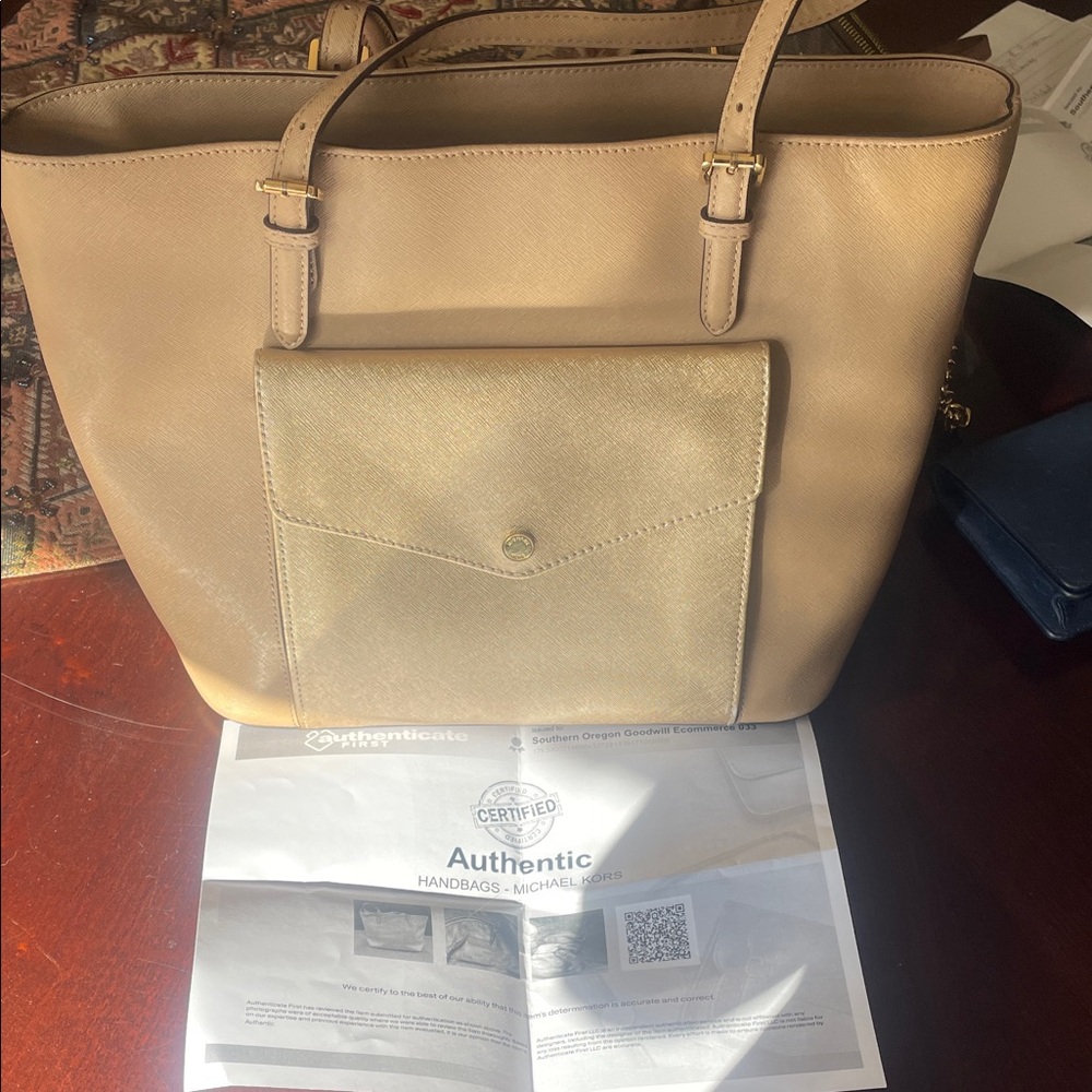 Michael Kors jet set large Saffiano Leather